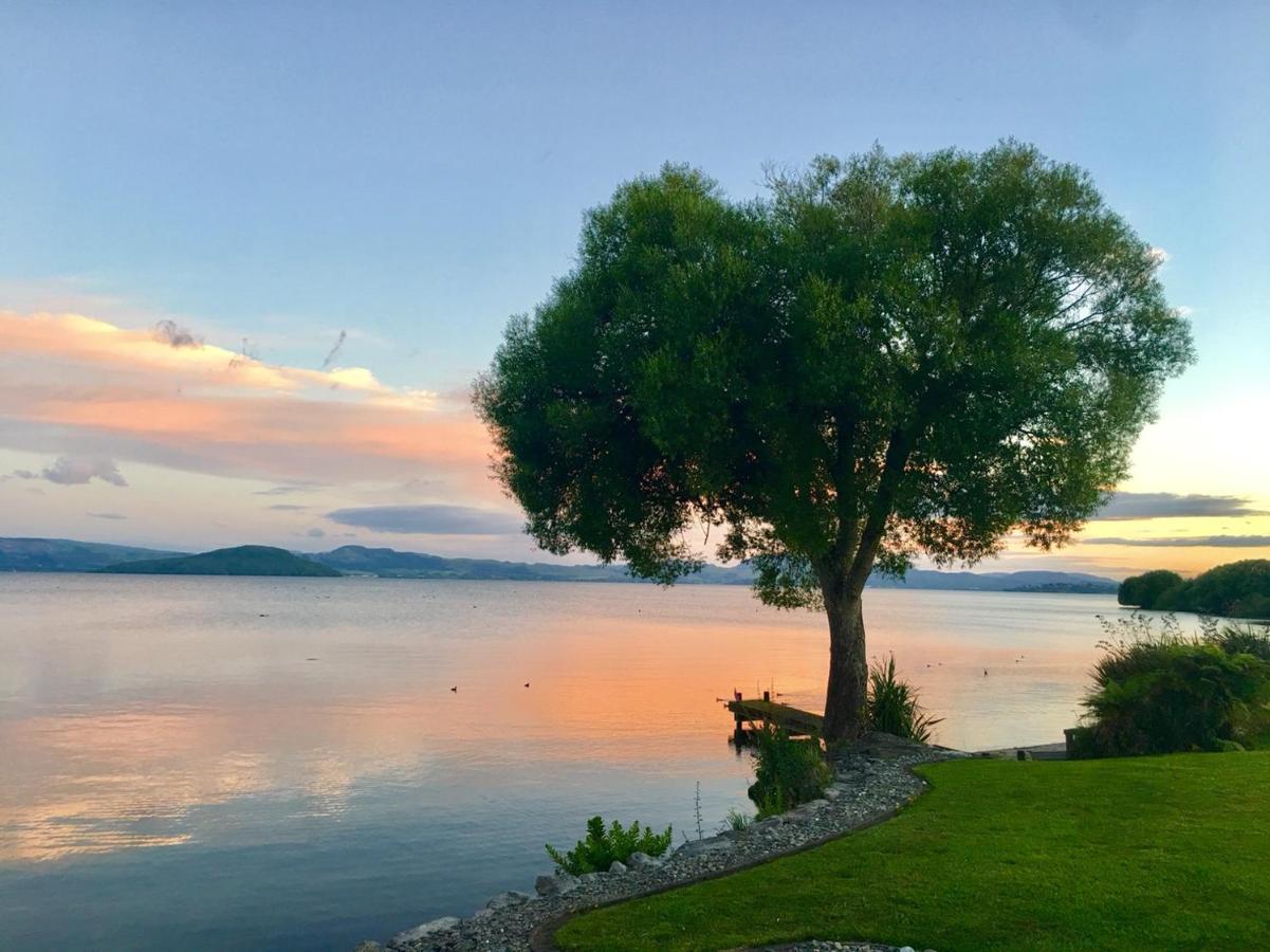 Tranquility Lakefront Rotorua Extérieur photo