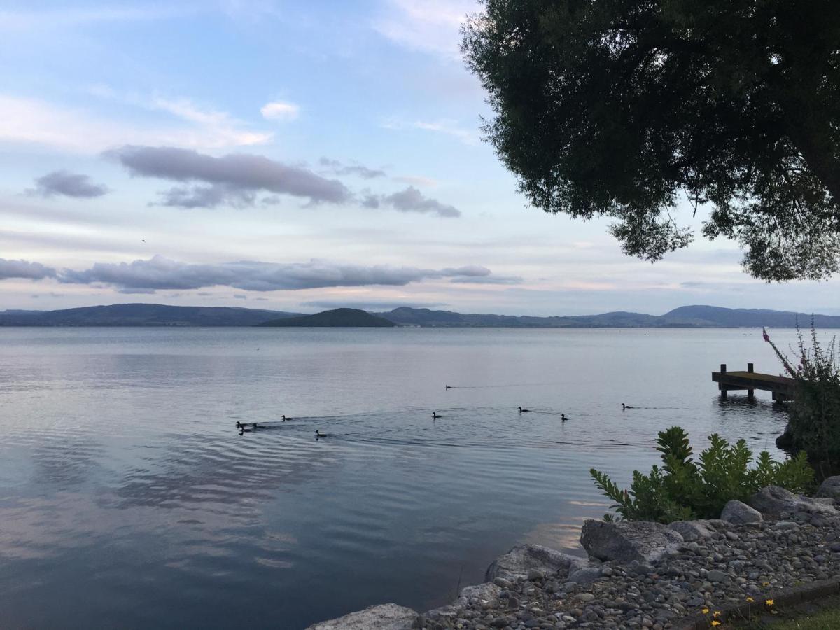 Tranquility Lakefront Rotorua Extérieur photo